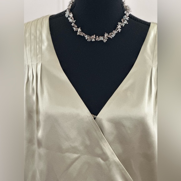 Kenneth Cole New York Gin Green Silky Sleeveless Top with snap closure, 8 - Picture 3 of 9